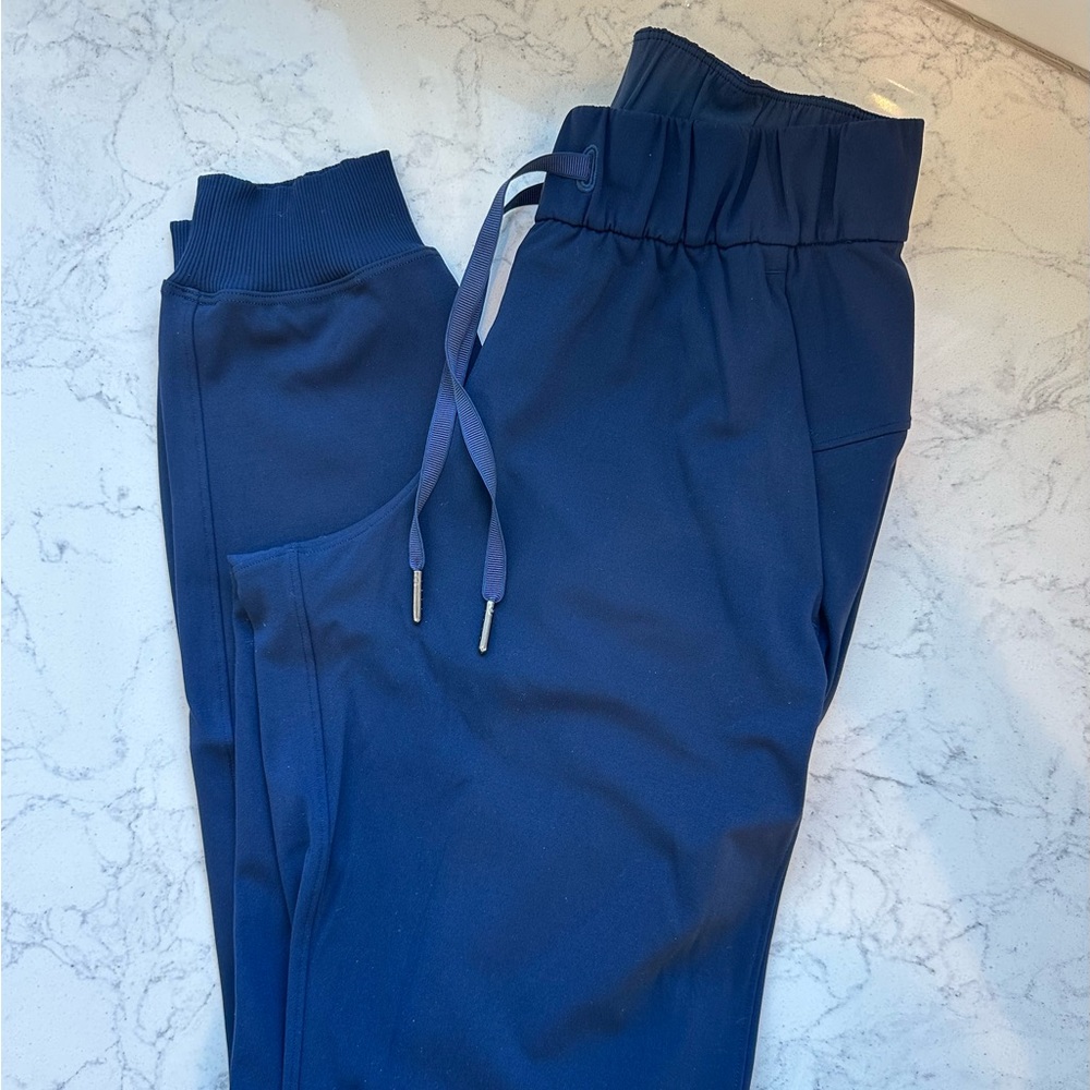 Lululemon On the Fly Jogger *Luxtreme